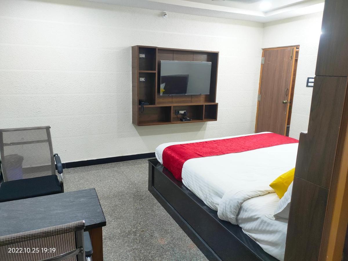 Hotel New Maruthi Inn, Lb Nagar 海得拉巴 外观 照片