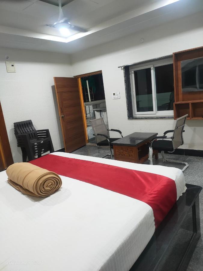 Hotel New Maruthi Inn, Lb Nagar 海得拉巴 外观 照片