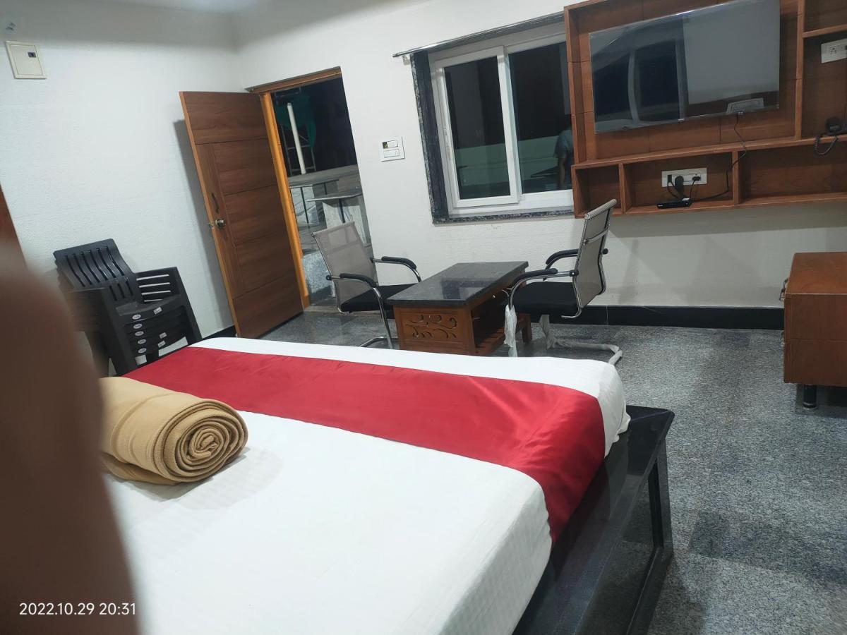 Hotel New Maruthi Inn, Lb Nagar 海得拉巴 外观 照片