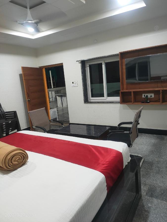 Hotel New Maruthi Inn, Lb Nagar 海得拉巴 外观 照片