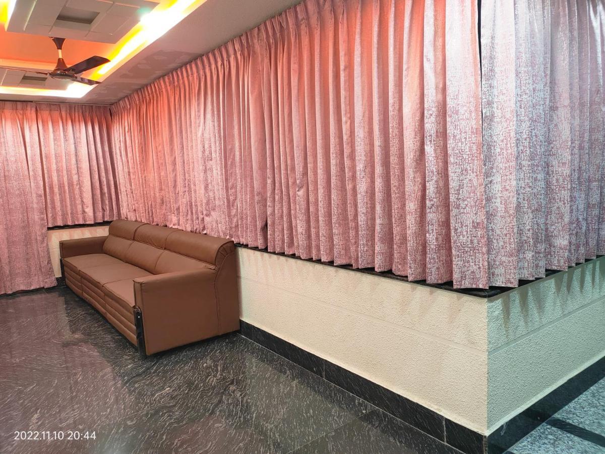 Hotel New Maruthi Inn, Lb Nagar 海得拉巴 外观 照片